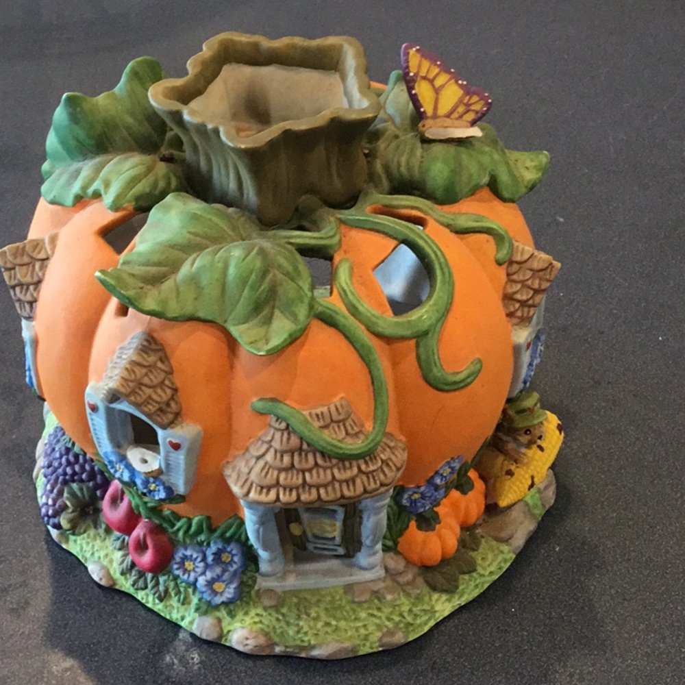 ❤️Partylite pumpkin house votive candle holder!!❤️